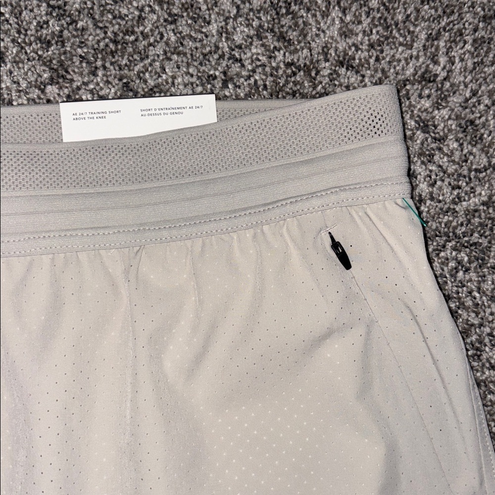 AE 24/7 5" Lined Training Short NWT - Picture 4 of 8